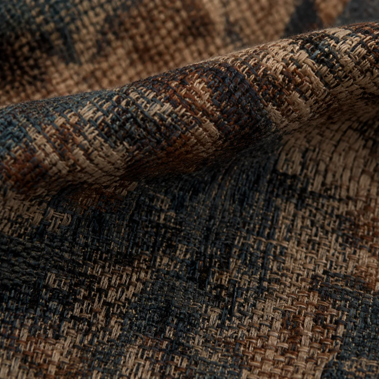 Macro du tissage d'un tissu vintage montrant fils de chaîne et de trame